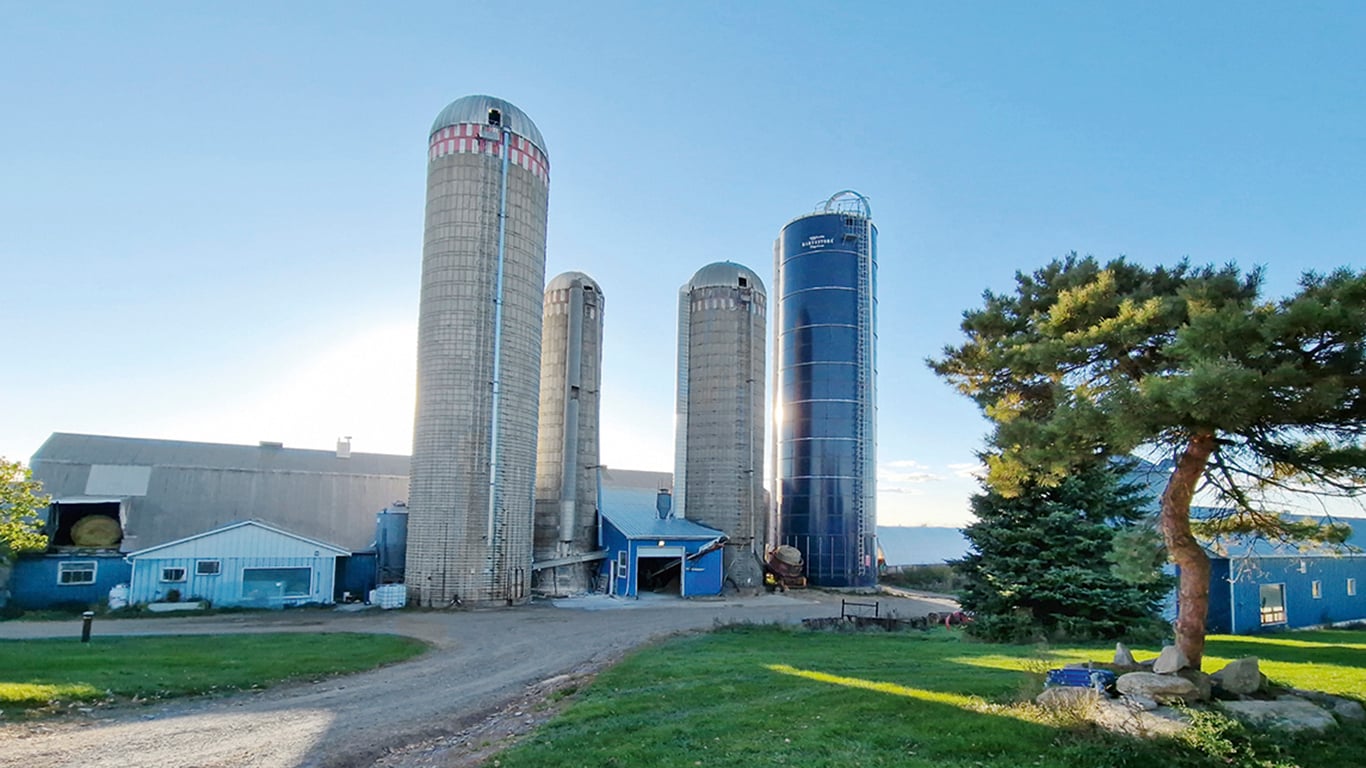 PIENI MAATILA KANADASSA