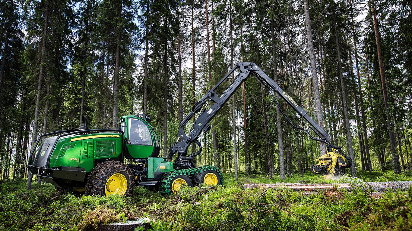 John Deere 1270G -harvesteri on polttoainetehokas ja taloudellinen - todellinen työkone! 