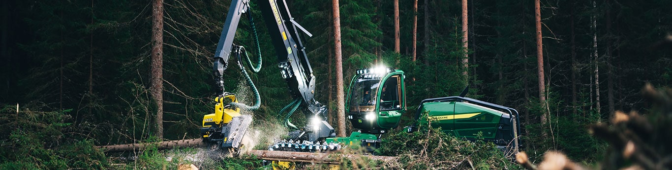 H-sarjan harvesteri metsässä