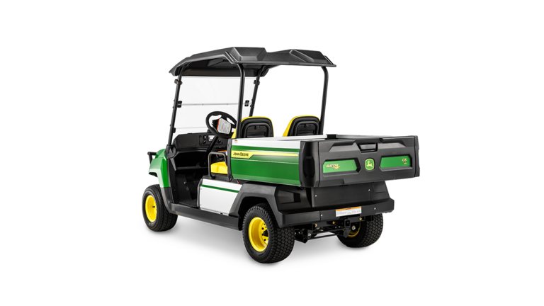 Takakulmanäkymä John Deere Gator GS -bensiinimallista, jossa näkyvät kuormalava, kaksi istuinta ja suojakatto.
