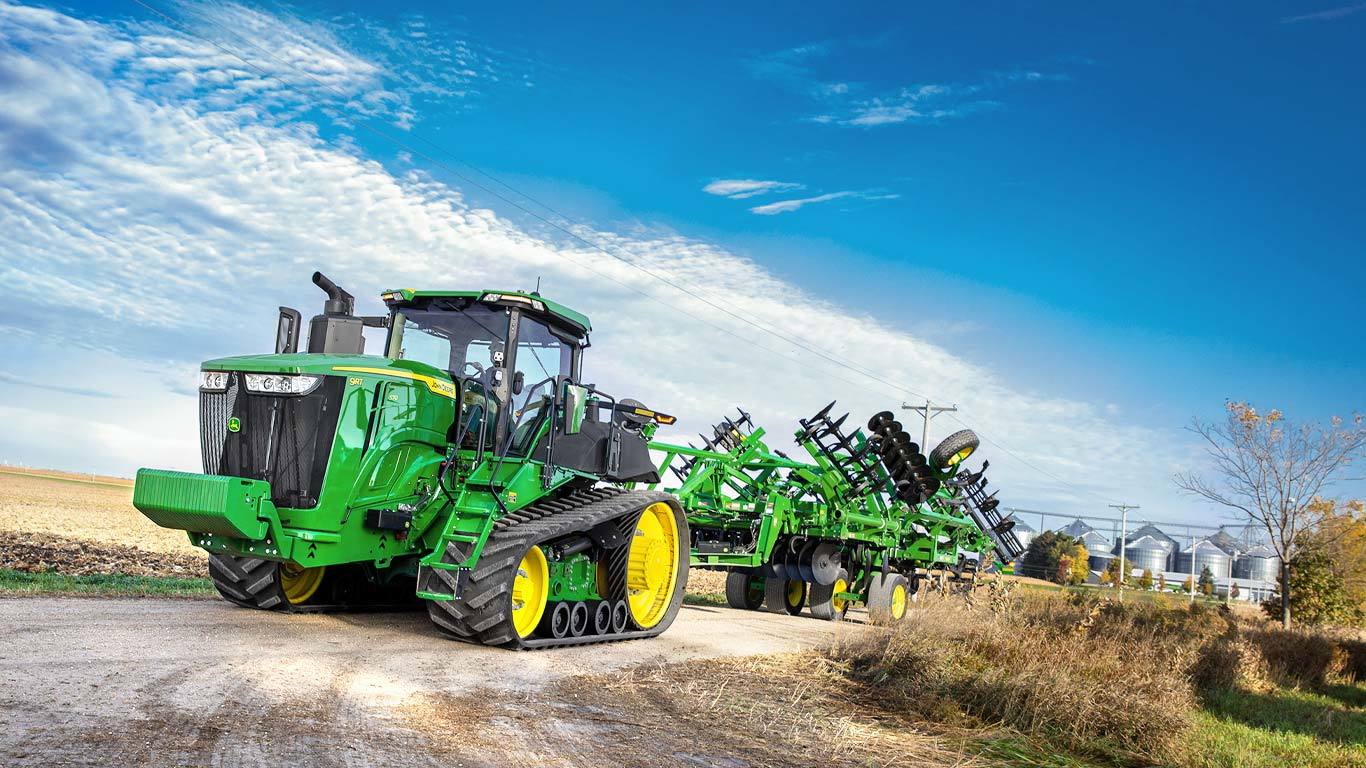 9-sarjan traktori l John Deere