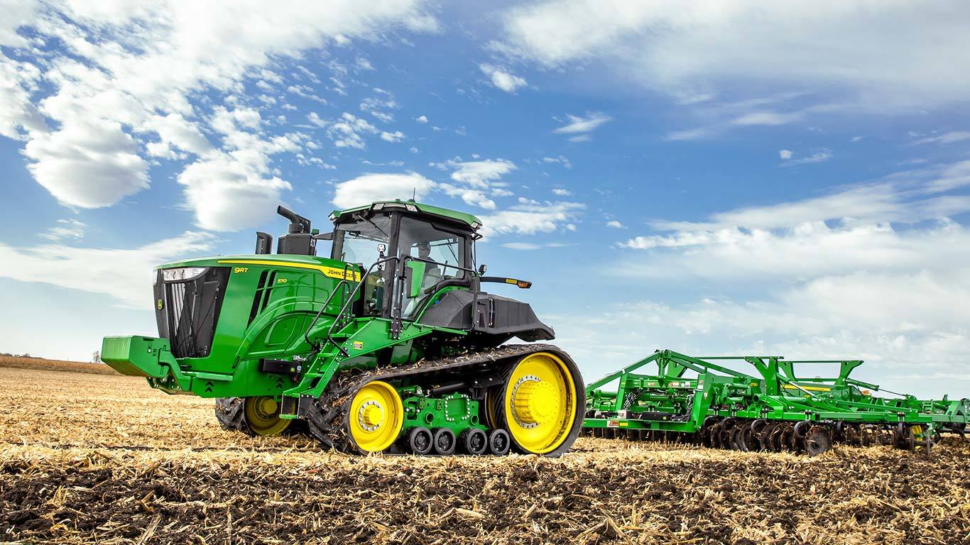 9-sarjan traktori l John Deere